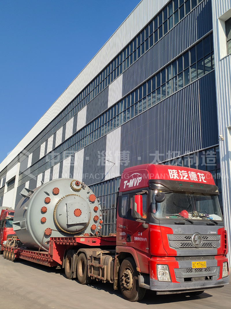 震撼！批量太極 6 萬升搪玻璃反應(yīng)釜今日發(fā)貨