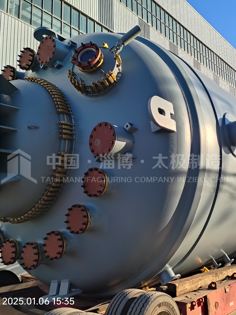 8 萬升閉式反應(yīng)釜發(fā)車！太極制造刷新大型設(shè)備交付紀(jì)錄